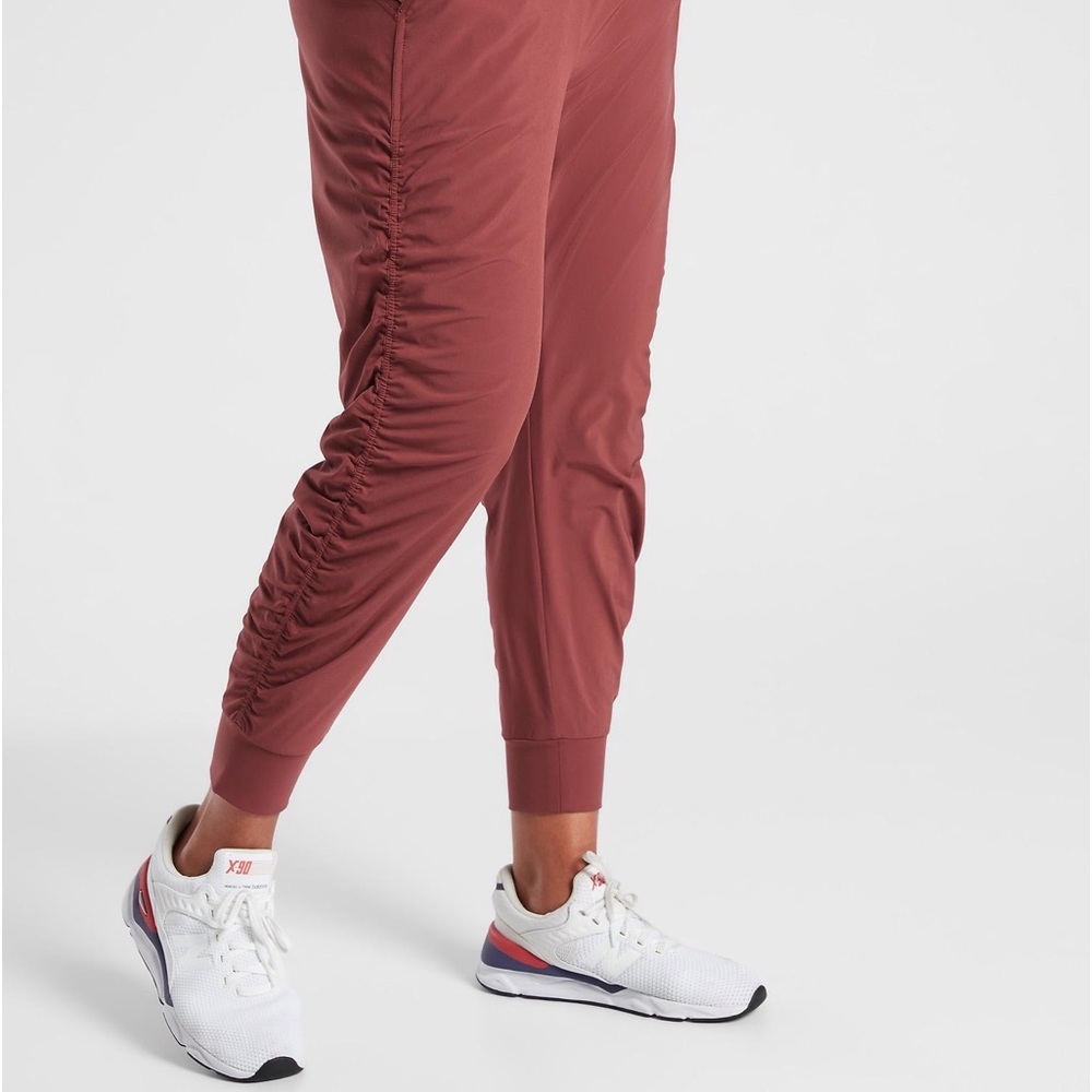 Attitude align joggers